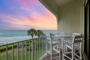 Seabirds beachfront rental in 30A with pool and balconies